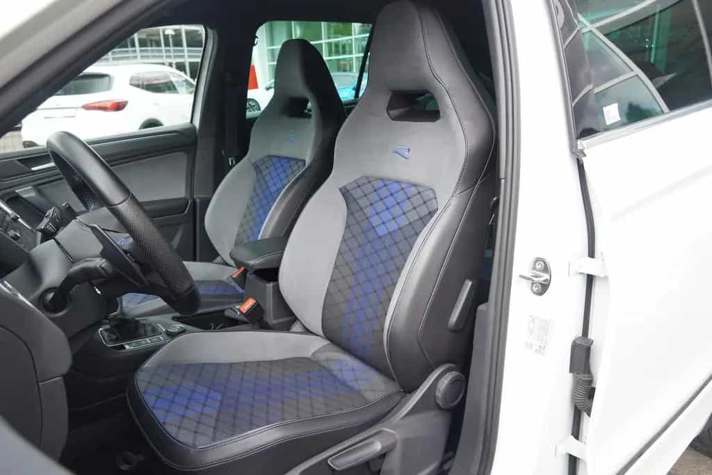 Volkswagen Tiguan 2.0 R DSG 4M LED ACC DCC Navi Alcantara 03/2021-photo-35