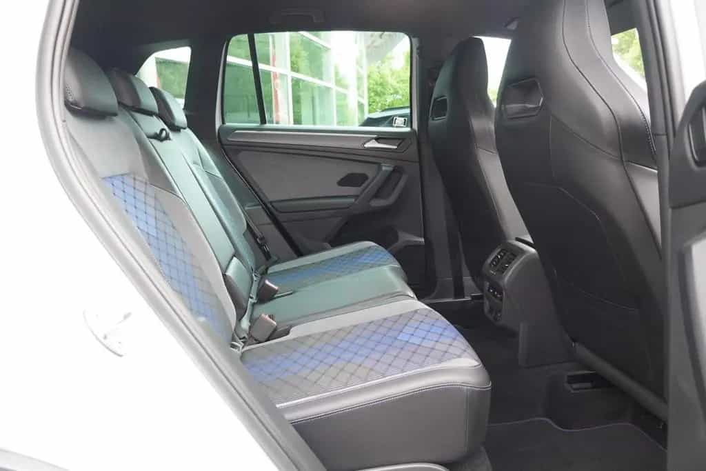 Volkswagen Tiguan 2.0 R DSG 4M LED ACC DCC Navi Alcantara 03/2021-photo-37