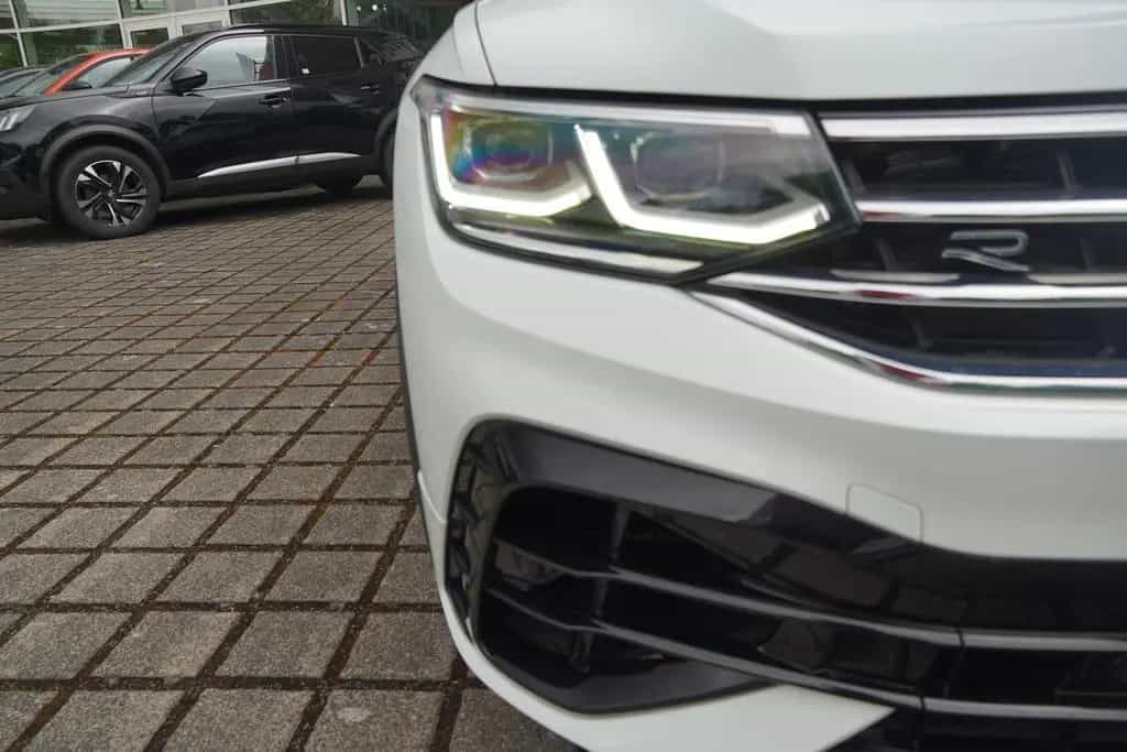 Volkswagen Tiguan 2.0 R DSG 4M LED ACC DCC Navi Alcantara 03/2021-photo-40