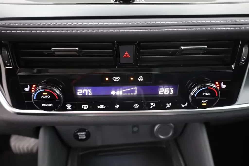 Nissan Qashqai N-Connecta 1.3 Dig-T Aut. LED ACC Navi K 03/2026-photo-11