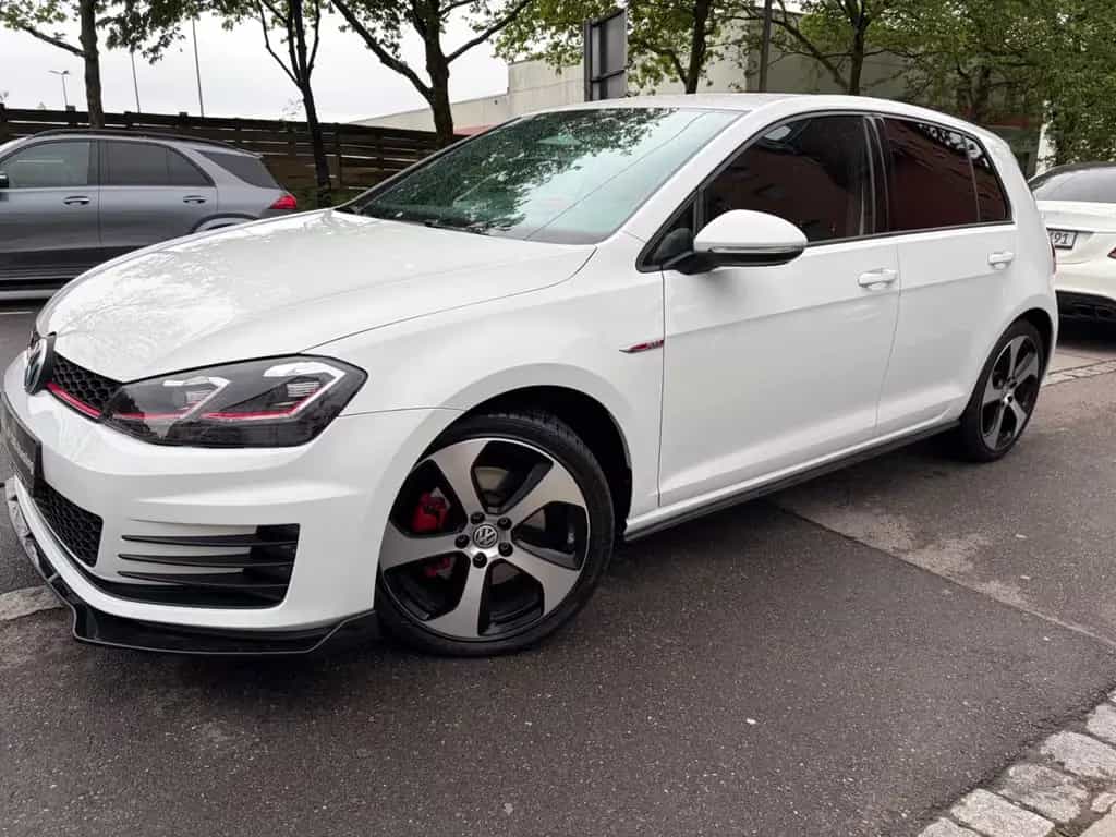 Volkswagen Golf 2.0 TSI DSG GTI/KAMERA/TEMPOM/ALU/NAVI/CarP 10/2017-photo-1