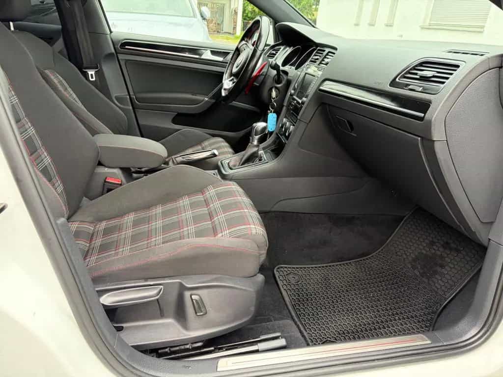 Volkswagen Golf 2.0 TSI DSG GTI/KAMERA/TEMPOM/ALU/NAVI/CarP 10/2017-photo-11