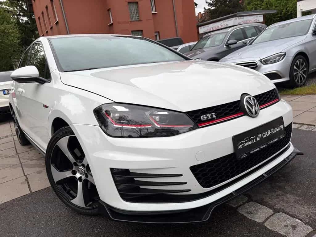 Volkswagen Golf 2.0 TSI DSG GTI/KAMERA/TEMPOM/ALU/NAVI/CarP 10/2017-photo-3