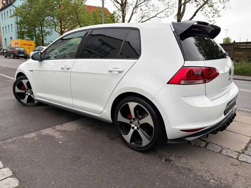 Volkswagen Golf 2.0 TSI DSG GTI/KAMERA/TEMPOM/ALU/NAVI/CarP 10/2017-photo-5