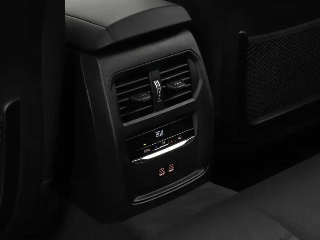 BMW 3 Series i xD DAB HUD CockPitPro PDCFernlichtassist 10/2022-photo-27