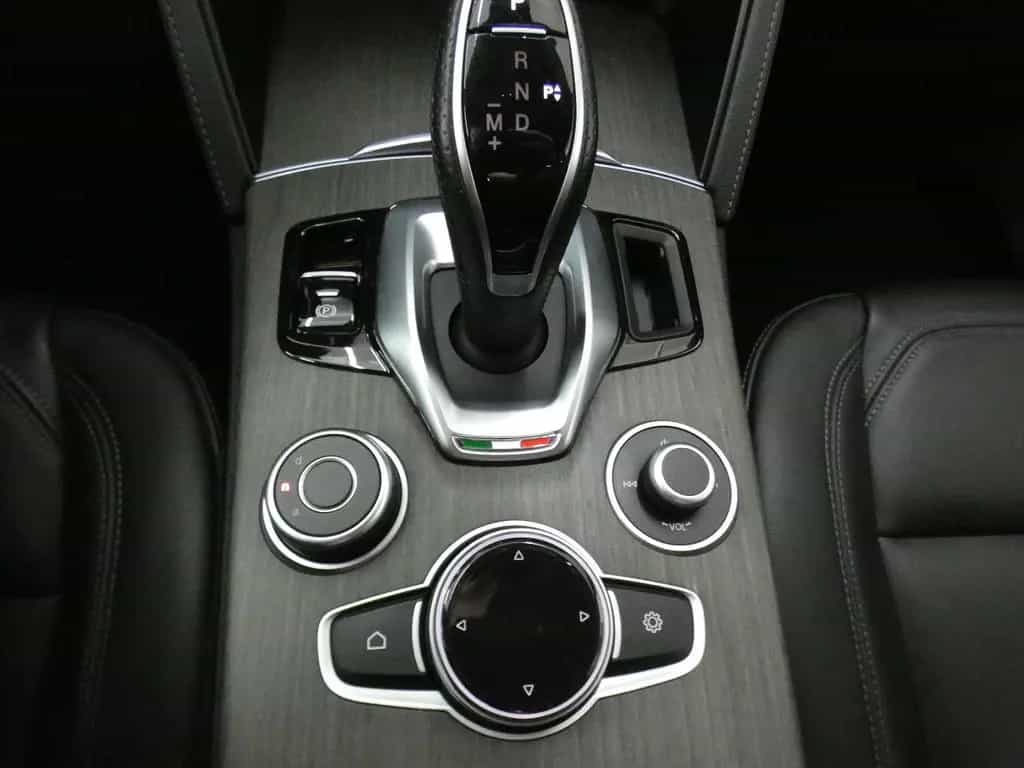 Alfa Romeo Stelvio Ti Q4 2.2 JTDM*MATRIX*NAVI*KEYLESS*ACC 08/2023-photo-16