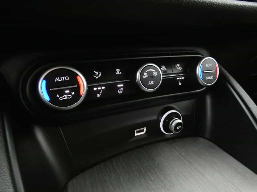 Alfa Romeo Stelvio Ti Q4 2.2 JTDM*MATRIX*NAVI*KEYLESS*ACC 08/2023-photo-17
