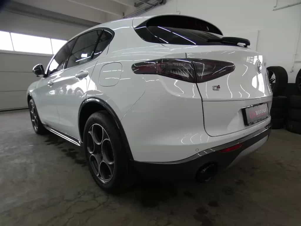 Alfa Romeo Stelvio Ti Q4 2.2 JTDM*MATRIX*NAVI*KEYLESS*ACC 08/2023-photo-4