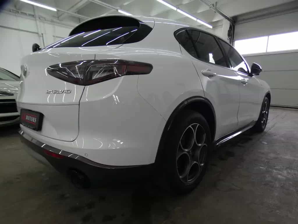 Alfa Romeo Stelvio Ti Q4 2.2 JTDM*MATRIX*NAVI*KEYLESS*ACC 08/2023-photo-5