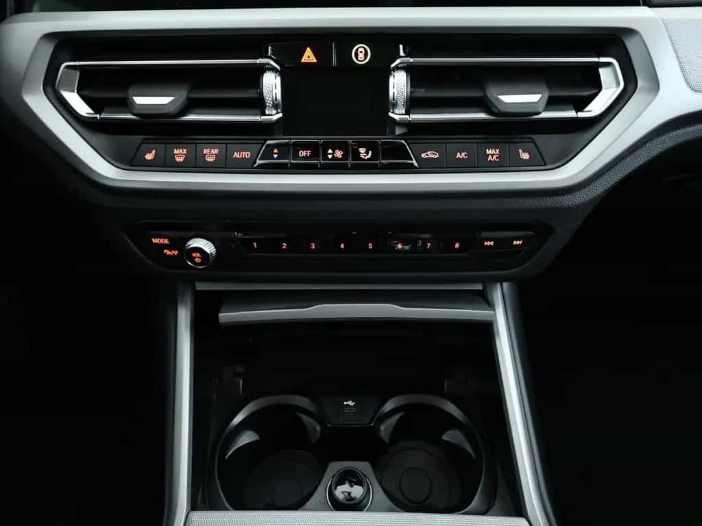 BMW 320 d Mild Hybrid   LED|PDC|Sitzhzg 04/2022-photo-11