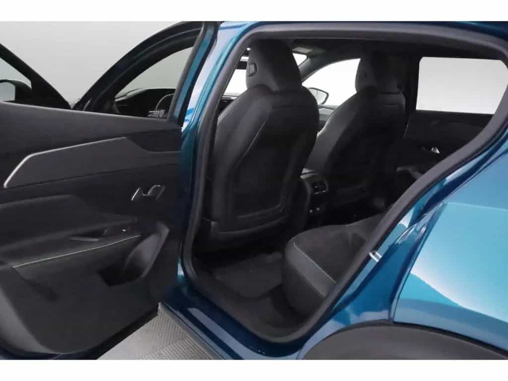 Peugeot 408 1.2Puretech Aut.130 GT+LED+NAVI+VIRTUAL+PDC 08/2023-photo-18