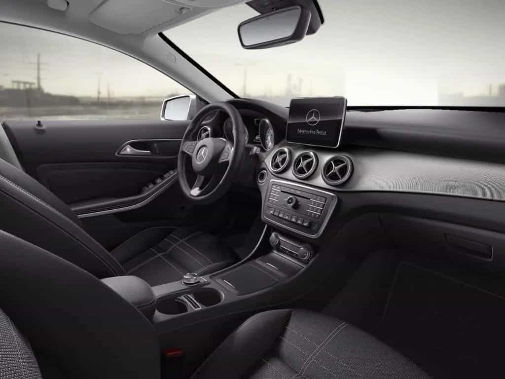 Mercedes-Benz CLA 180 Coupé BI-XENON+KAMERA+SPIEGEL+SITZHEIZ.+ 01/2015-photo-2