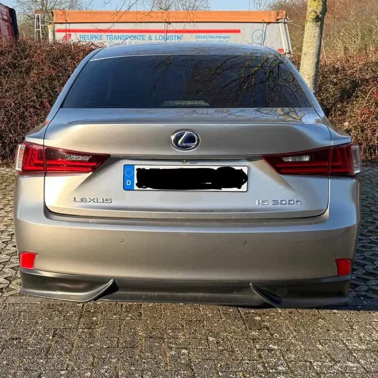Lexus IS 300 2.5 300h Automatik - 10/2013-photo-4