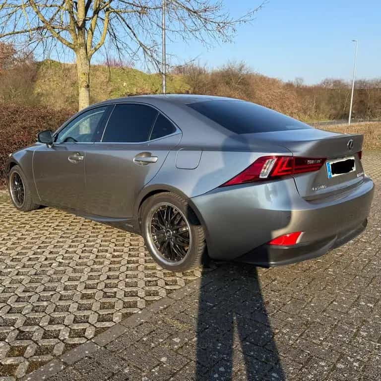 Lexus IS 300 2.5 300h Automatik - 10/2013-photo-5