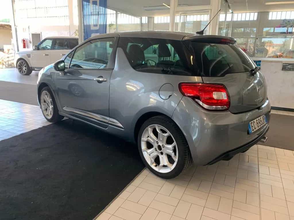 DS Automobiles DS3 Ds DS3 3 1.6 VTi 120 So Chic 06/2010-photo-1