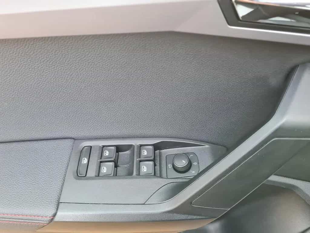 Seat Arona FR/1.Hand/SCHECKHEFTGEPFLEGT 10/2019-photo-18