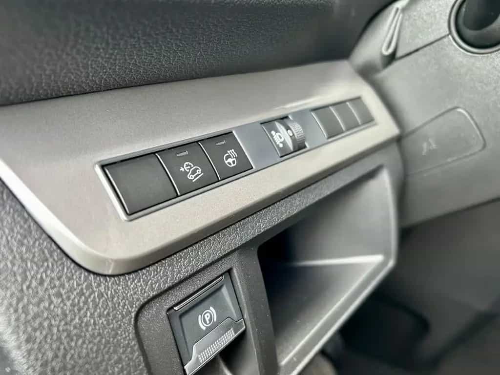 Citroën SpaceTourer 2.0HDI Plus XL 180 EAT8*ACC*LED*AHK* 10/2025-photo-11