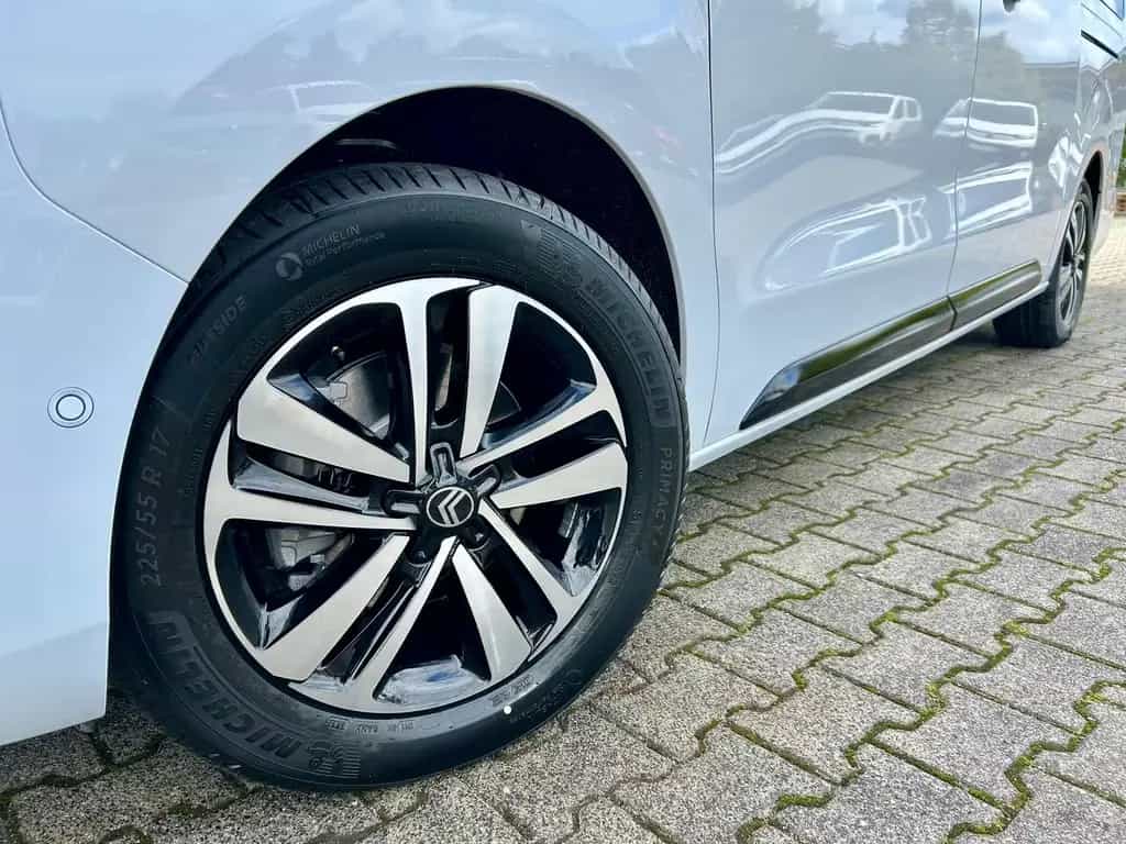Citroën SpaceTourer 2.0HDI Plus XL 180 EAT8*ACC*LED*AHK* 10/2025-photo-2