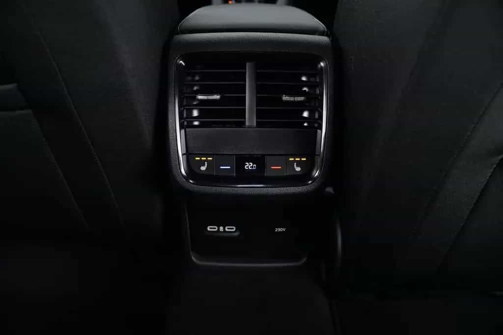 Skoda Octavia SPORTLINE 1.5TSI DSG STANDHEIZUNG+HEADUP 03/2023-photo-13