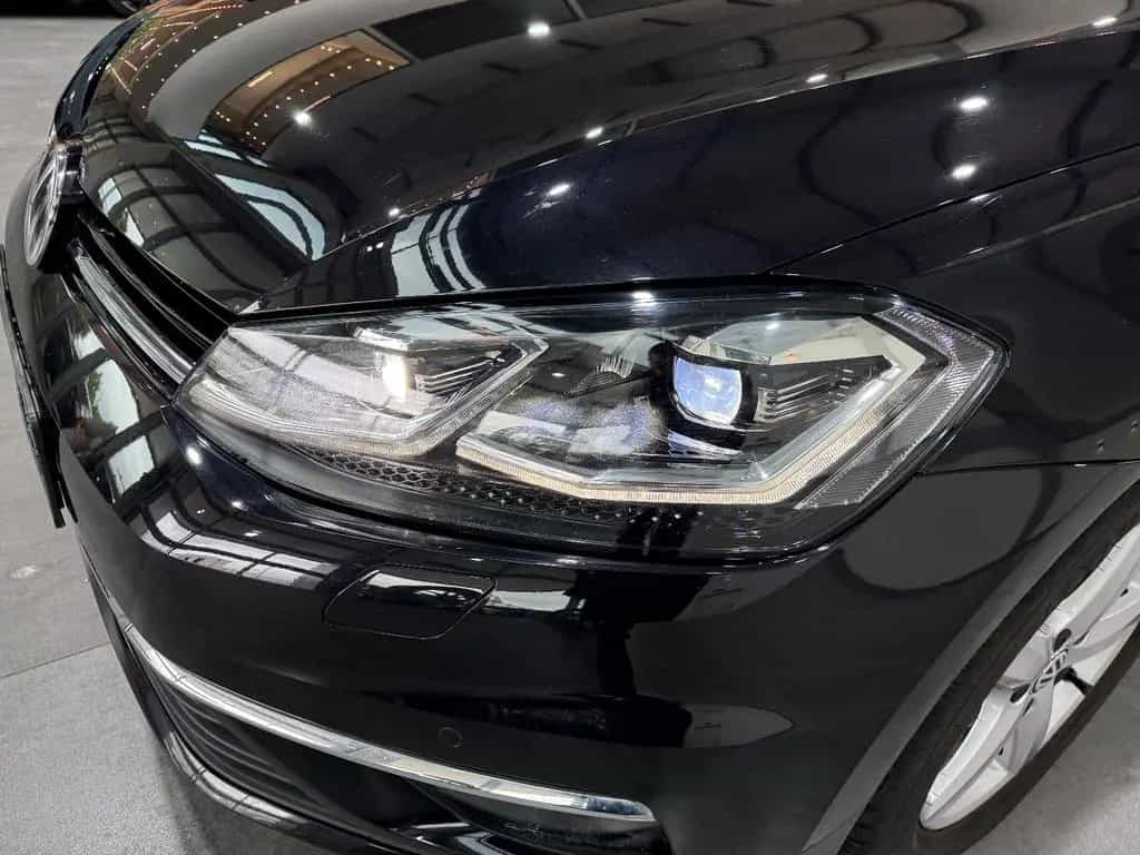 Volkswagen Golf VII Variant Highline*LED*8Fach*AHK*Ergo* 04/2017-photo-12