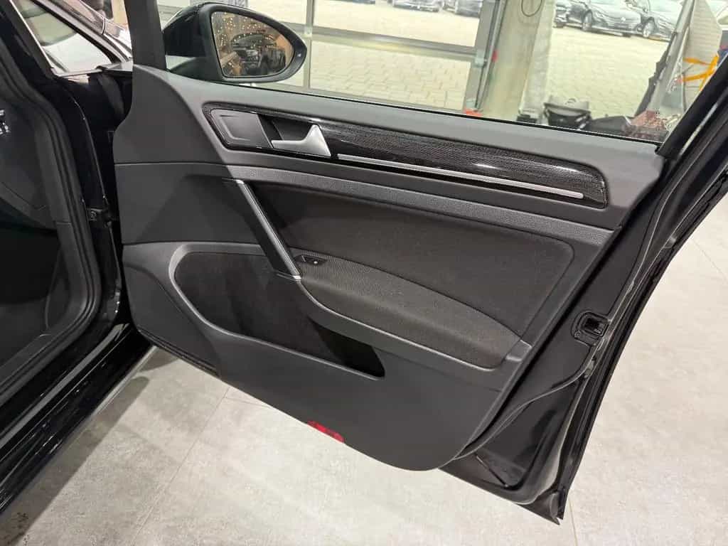 Volkswagen Golf VII Variant Highline*LED*8Fach*AHK*Ergo* 04/2017-photo-17