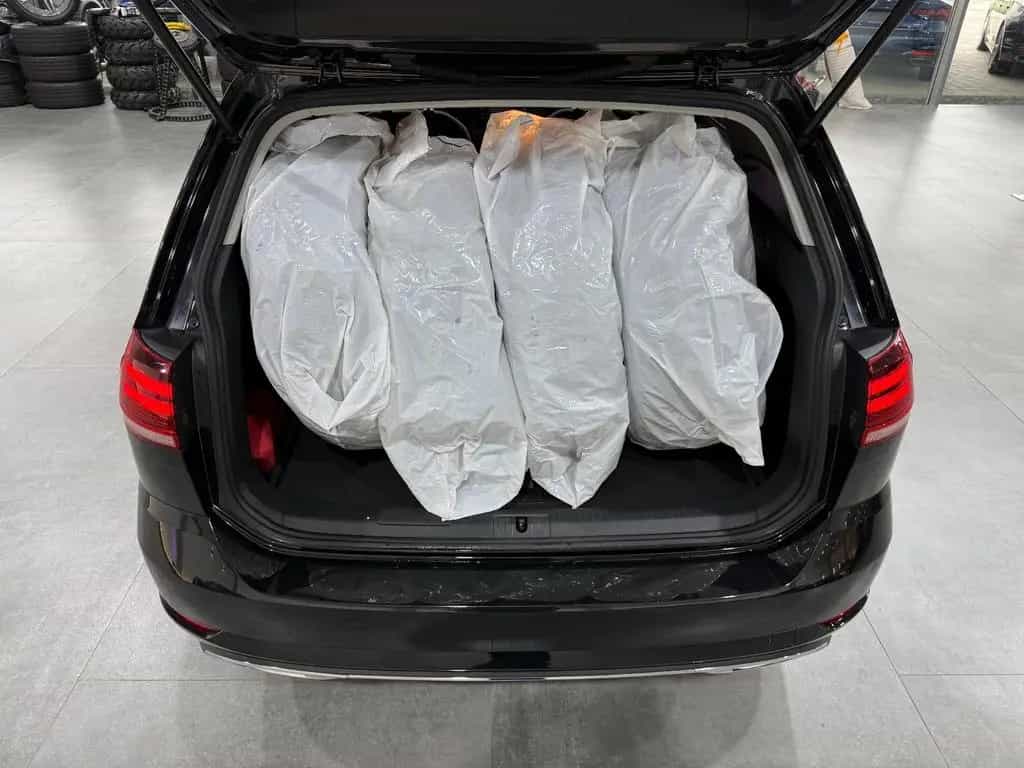 Volkswagen Golf VII Variant Highline*LED*8Fach*AHK*Ergo* 04/2017-photo-19