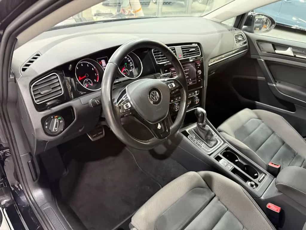 Volkswagen Golf VII Variant Highline*LED*8Fach*AHK*Ergo* 04/2017-photo-24