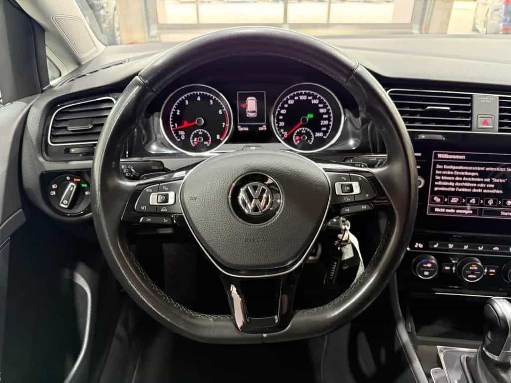 Volkswagen Golf VII Variant Highline*LED*8Fach*AHK*Ergo* 04/2017-photo-27