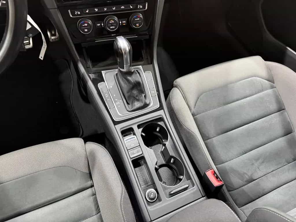 Volkswagen Golf VII Variant Highline*LED*8Fach*AHK*Ergo* 04/2017-photo-28