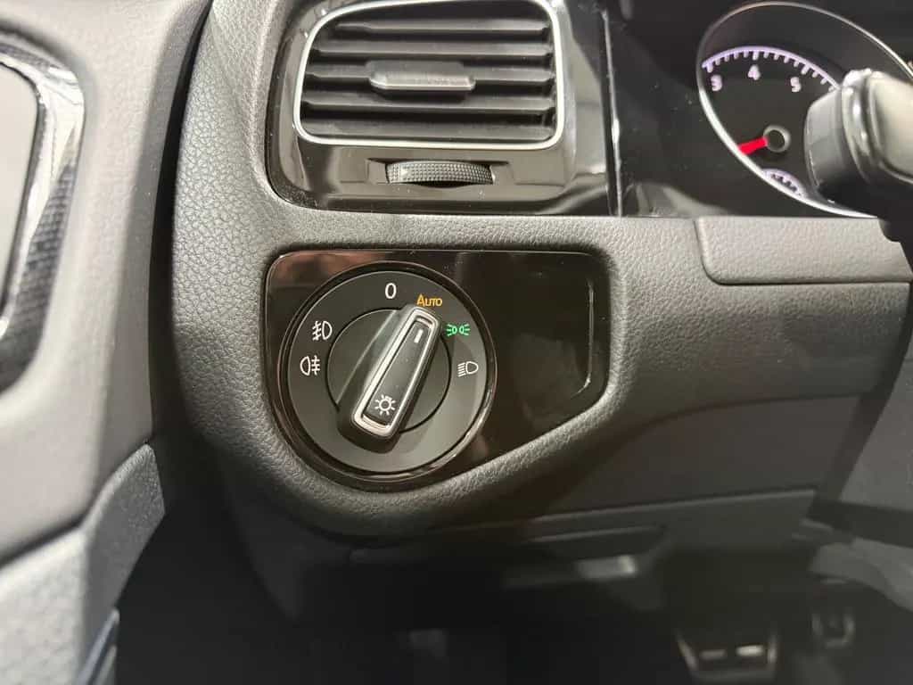 Volkswagen Golf VII Variant Highline*LED*8Fach*AHK*Ergo* 04/2017-photo-30