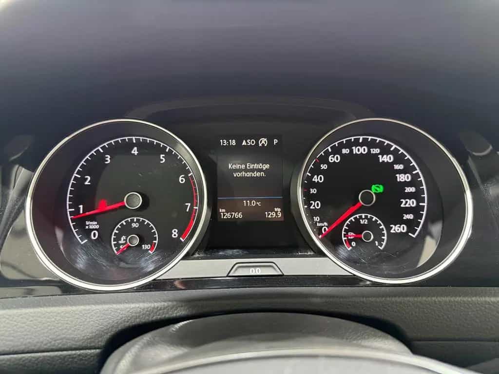 Volkswagen Golf VII Variant Highline*LED*8Fach*AHK*Ergo* 04/2017-photo-31
