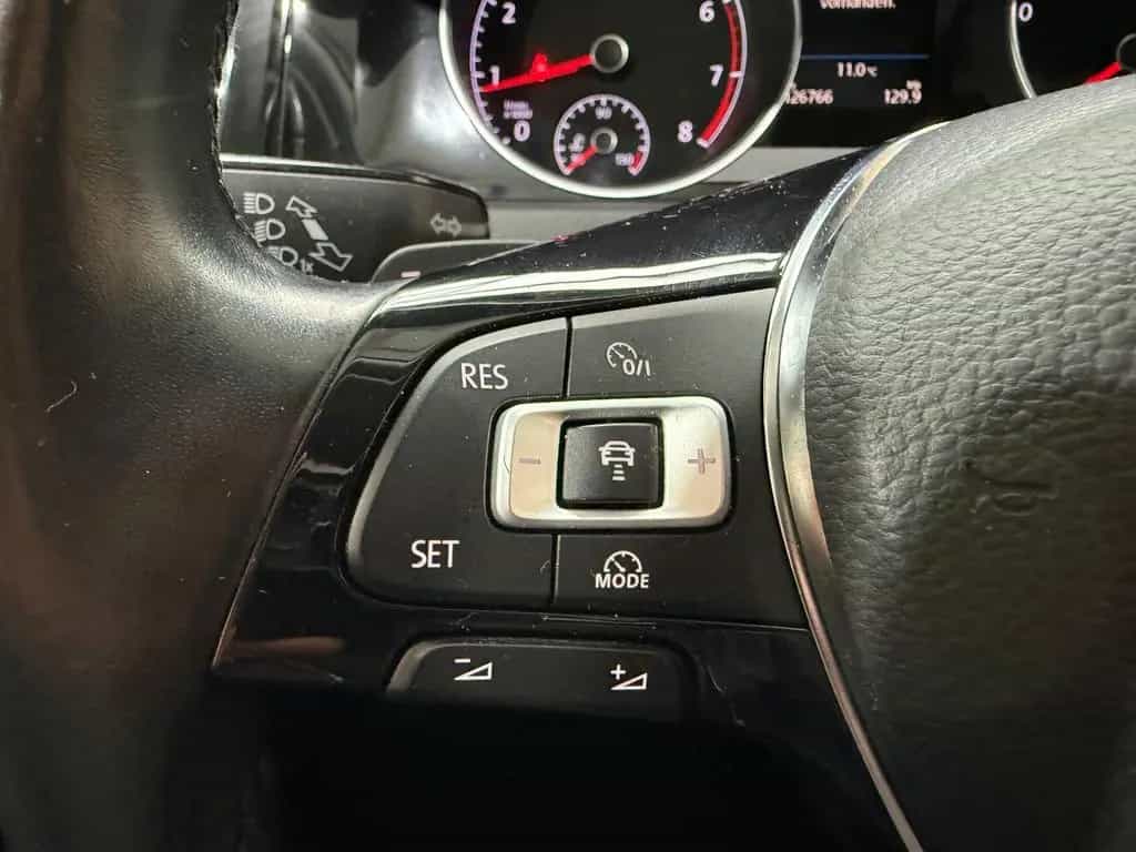 Volkswagen Golf VII Variant Highline*LED*8Fach*AHK*Ergo* 04/2017-photo-32