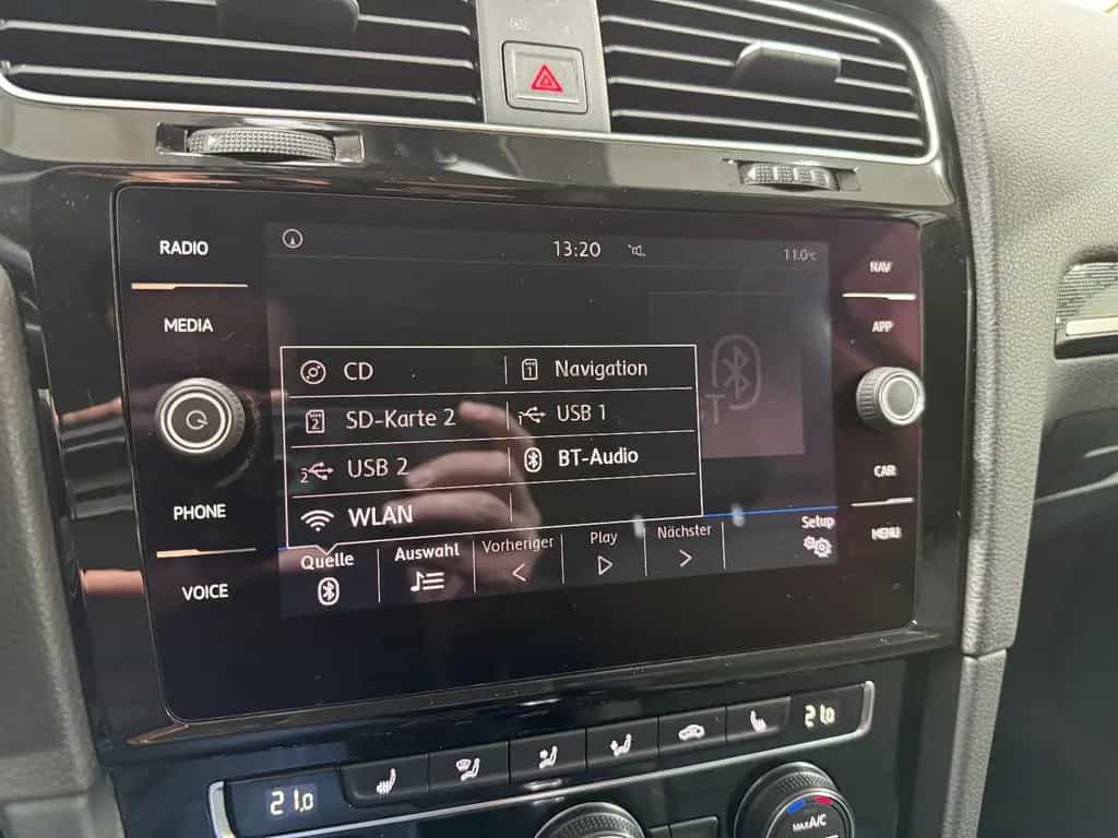 Volkswagen Golf VII Variant Highline*LED*8Fach*AHK*Ergo* 04/2017-photo-40
