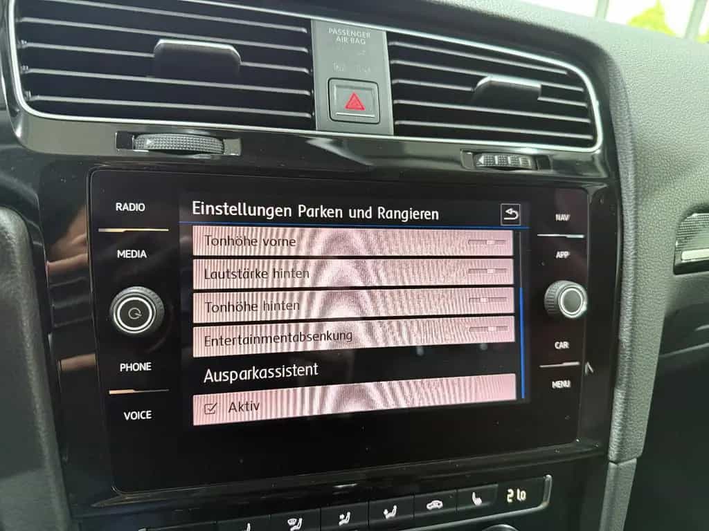 Volkswagen Golf VII Variant Highline*LED*8Fach*AHK*Ergo* 04/2017-photo-48