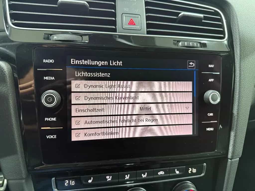 Volkswagen Golf VII Variant Highline*LED*8Fach*AHK*Ergo* 04/2017-photo-49