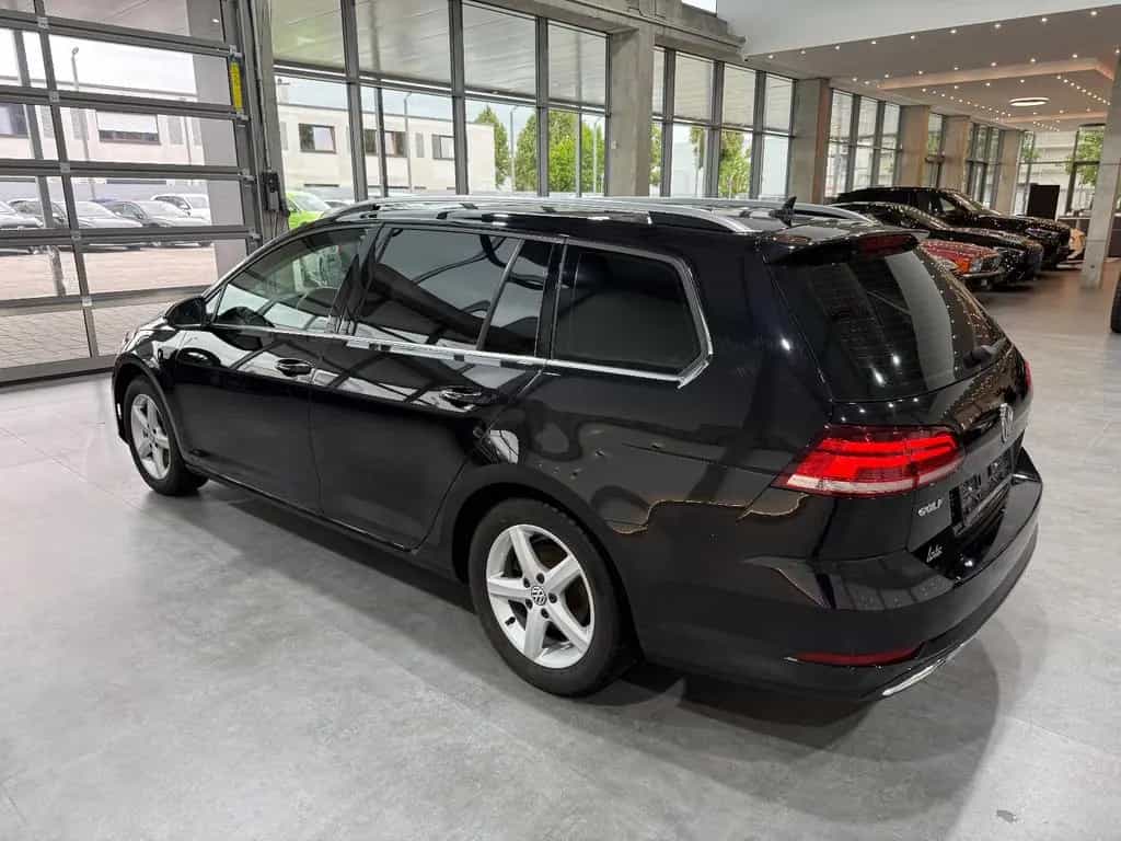 Volkswagen Golf VII Variant Highline*LED*8Fach*AHK*Ergo* 04/2017-photo-9