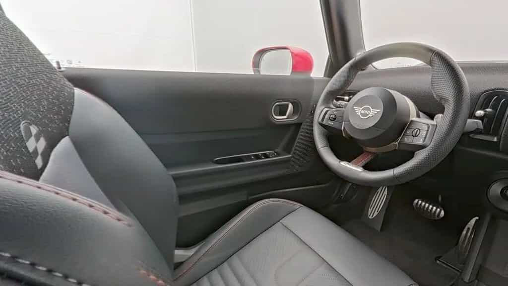 MINI John Cooper Works Cabrio 04/2025-photo-10
