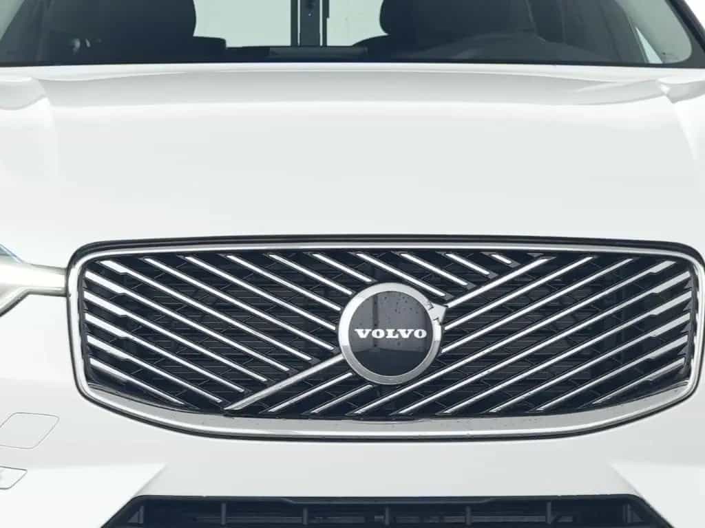 Volvo XC60 B5 B Core AWD Soundsystem LED ACC Apple 09/2025-photo-3