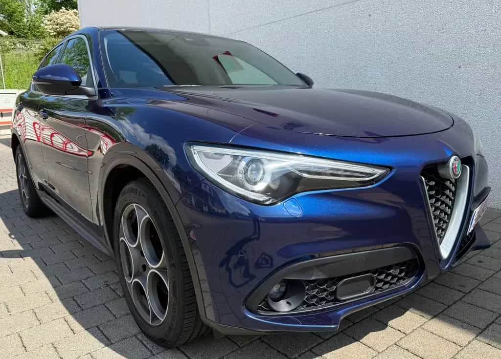 Alfa Romeo Stelvio Super Aut,Leder,Xenon,Navi,Kam,Temp,Eur6 01/2018-photo-1