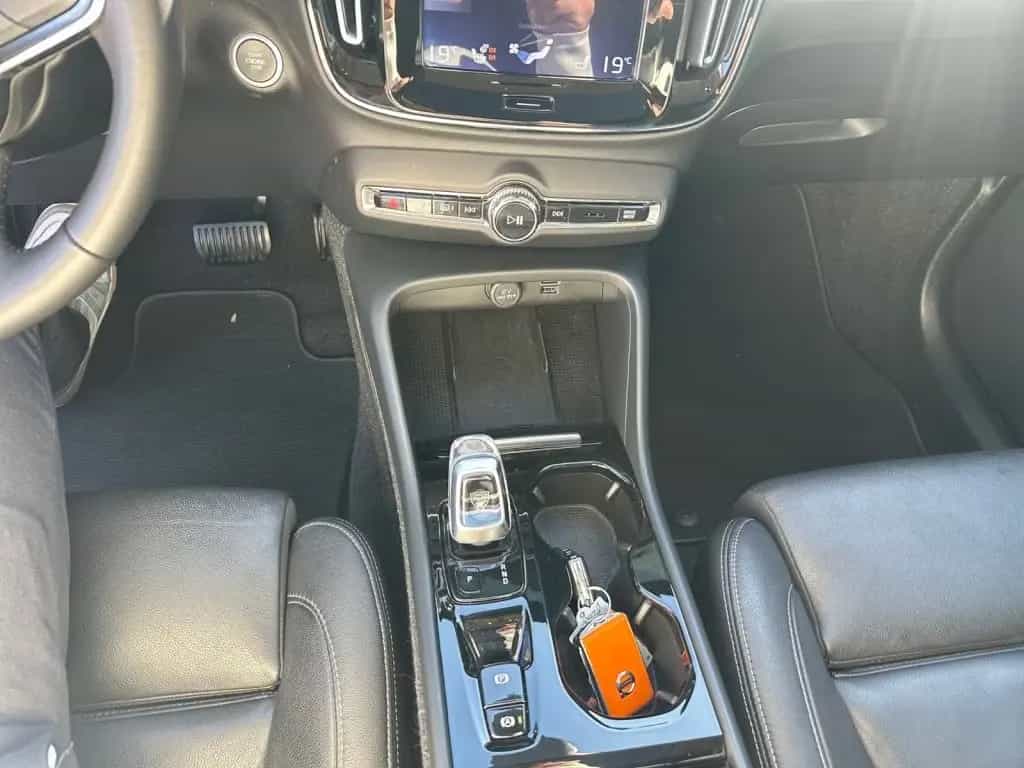 Volvo XC40 D4 AWD Geartronic Nur an Händler!!! 05/2021-photo-14