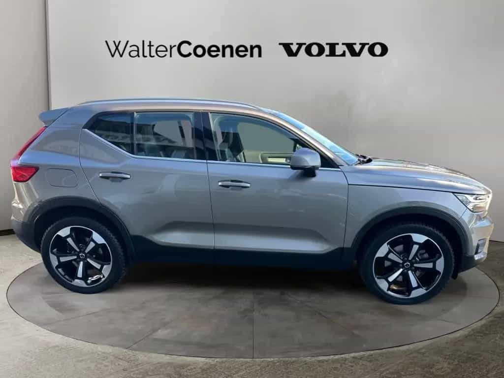 Volvo XC40 D4 AWD Geartronic Nur an Händler!!! 05/2021-photo-3