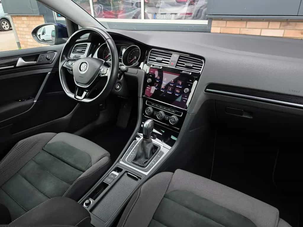 Volkswagen Golf VII 1.5 Highline TÜV Neu/Scheckh./LED/Sport 06/2020-photo-17