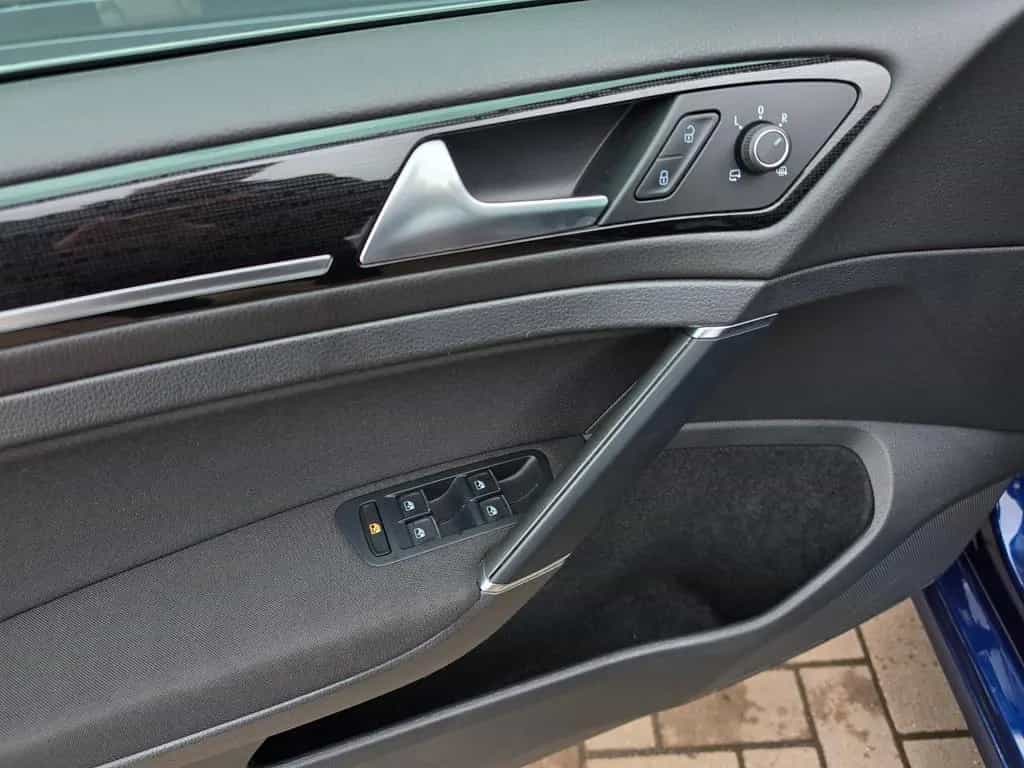 Volkswagen Golf VII 1.5 Highline TÜV Neu/Scheckh./LED/Sport 06/2020-photo-25