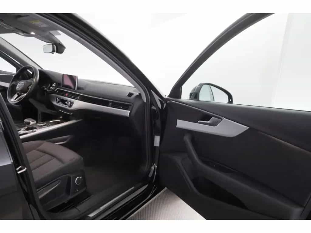Audi A4 40TFSI Avant S-tronic design+XENON+NAVI+AHK 05/2019-photo-19