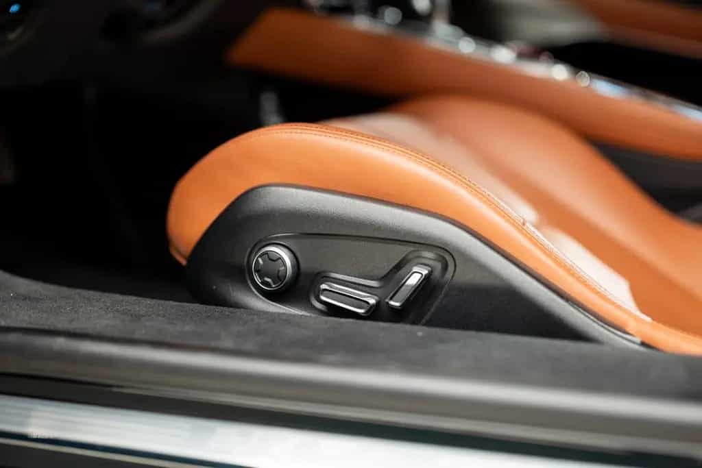Lotus Emira 2.0 Turbo 268 kW First Edition 03/2023-photo-21
