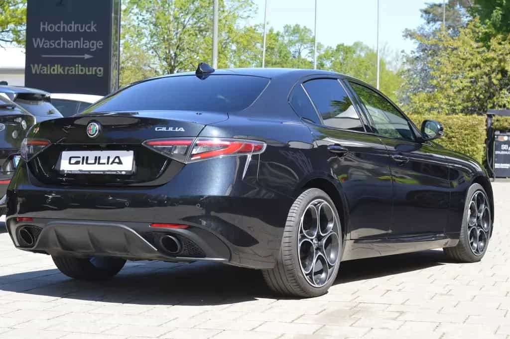 Alfa Romeo Giulia Veloce Q4 210PS/PREMIUM-P/MATRIX 04/2023-photo-2