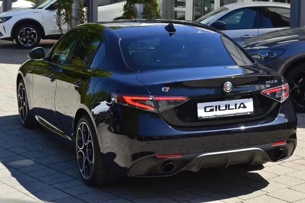 Alfa Romeo Giulia Veloce Q4 210PS/PREMIUM-P/MATRIX 04/2023-photo-4
