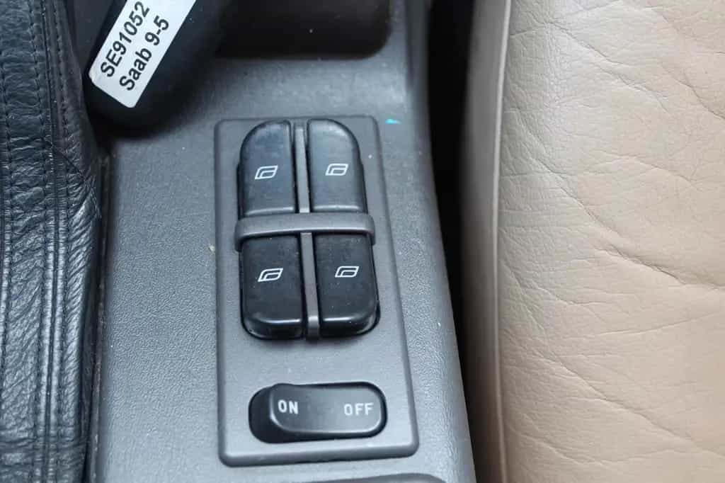 Saab 9-5 3.0t V6 SE Kombi Aut Leder*Schiebedach 01/2000-photo-24