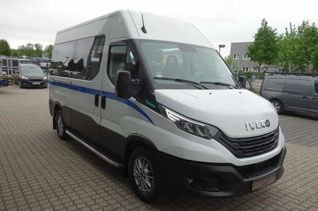 Iveco Other Daily 3.0 CNG BUS L2H2 eTÜR/LED/KAM/9-SITZER 07/2024-photo-1