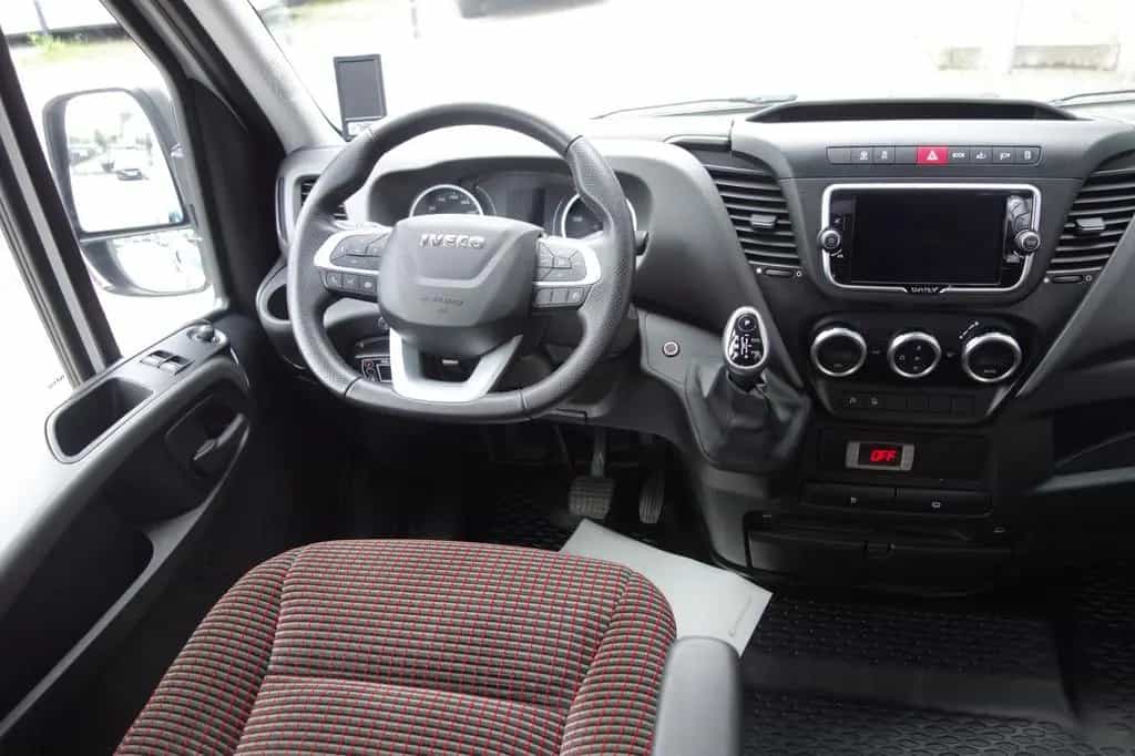 Iveco Other Daily 3.0 CNG BUS L2H2 eTÜR/LED/KAM/9-SITZER 07/2024-photo-3